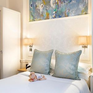 Kleine Kamer met een King Size Bed